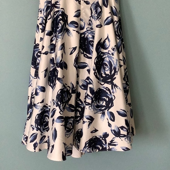 Fit and Flare Floral Dress - Picture 4 of 6